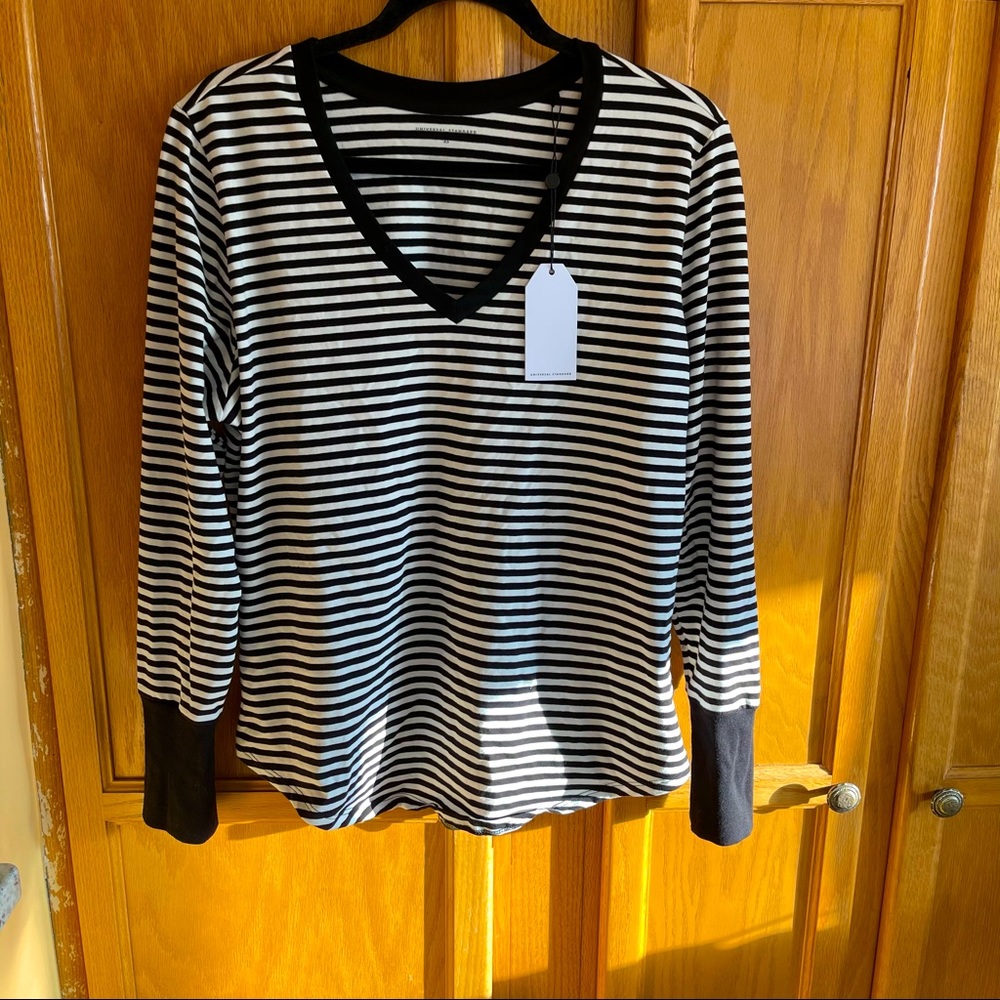 Rhine V Neck Color Block Cuff Top